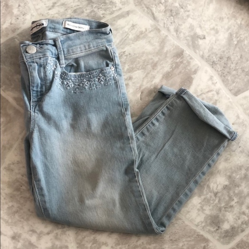 NWOT Jessica Simpson’s rolled cropped skinny embroidered denim jeans size 10